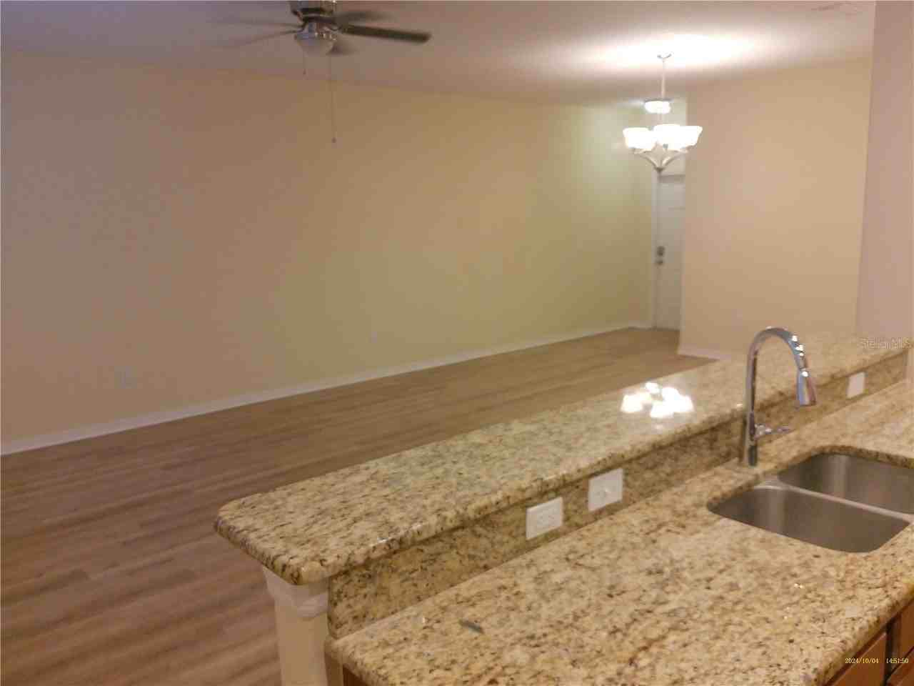 7307 Penkridge Ln - Photo 6 of 37