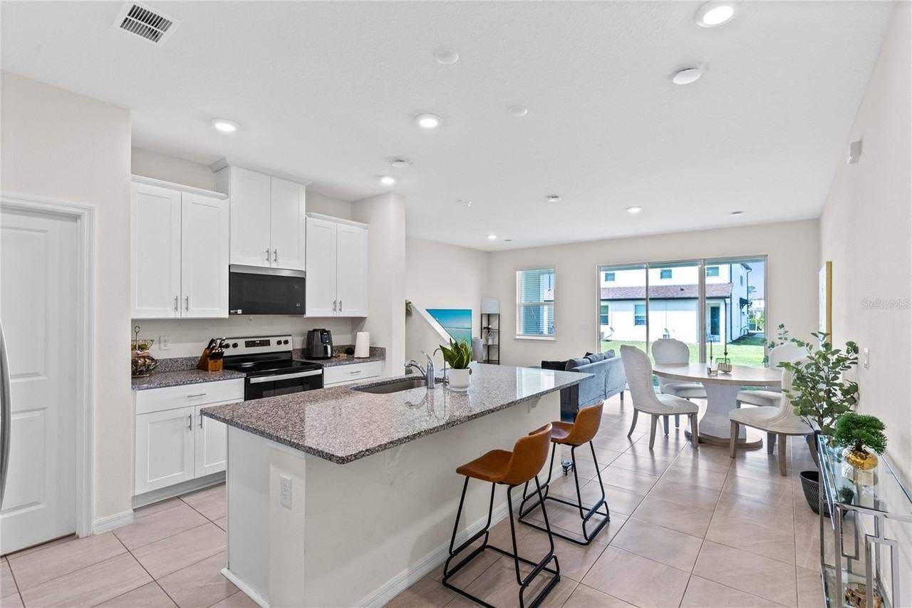 4562 Small Creek Rd - Photo 4 of 28