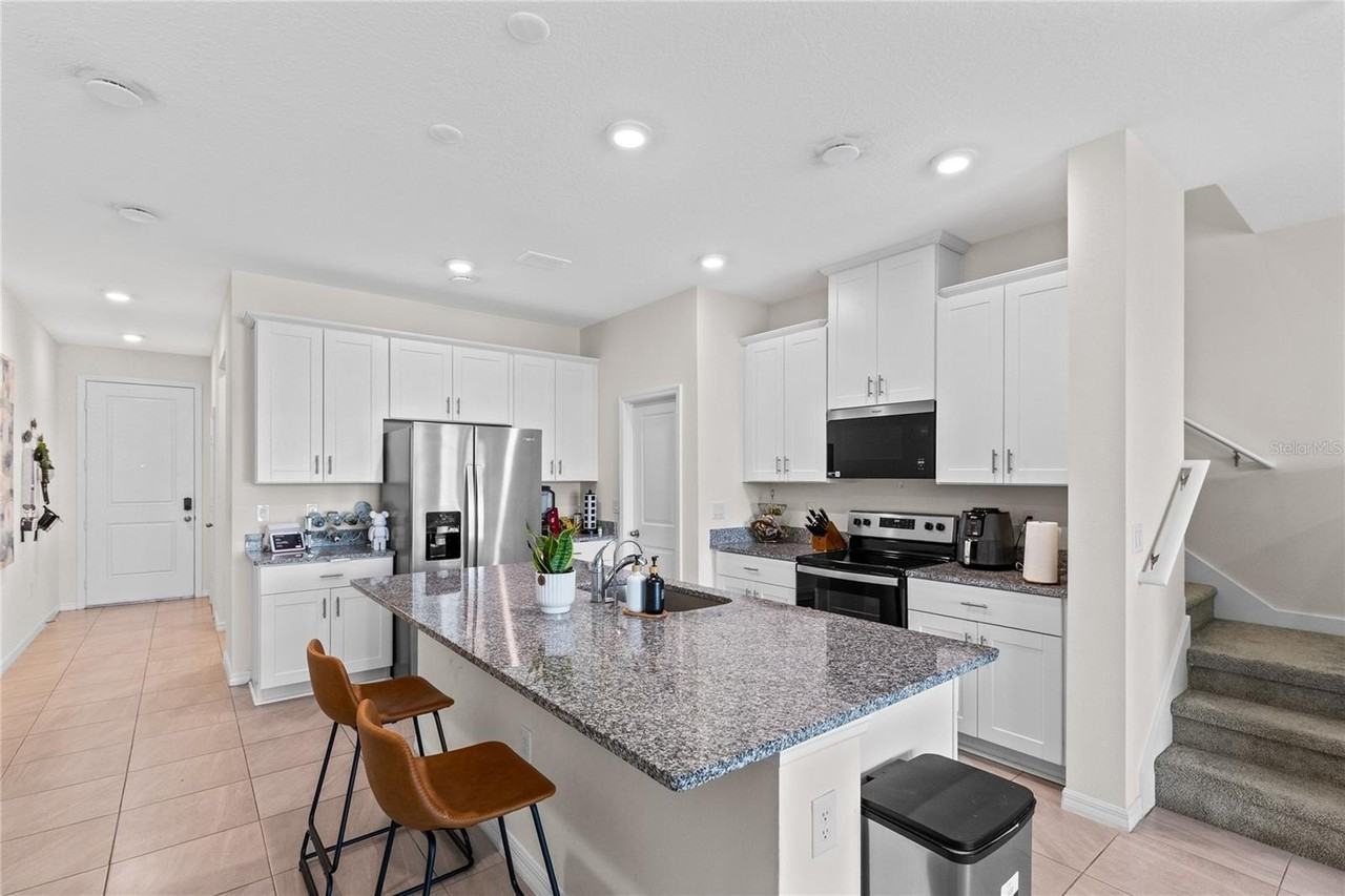 4562 Small Creek Rd - Photo 5 of 28