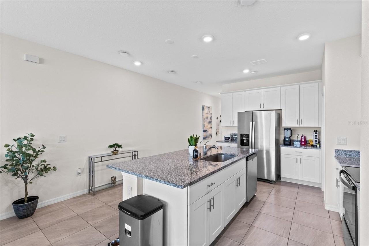 4562 Small Creek Rd - Photo 6 of 28