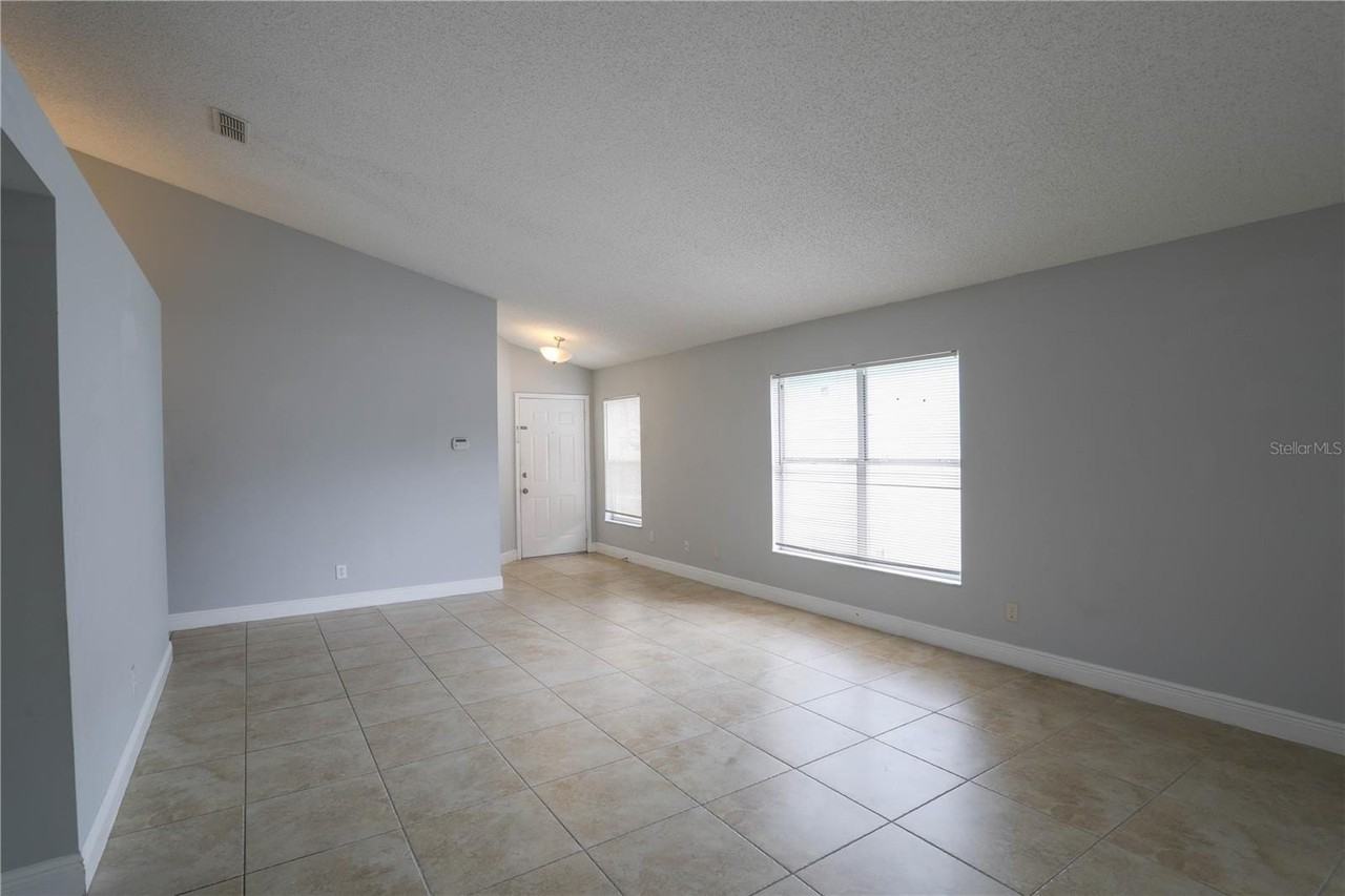 647 Falling Oak Cv - Photo 5 of 25