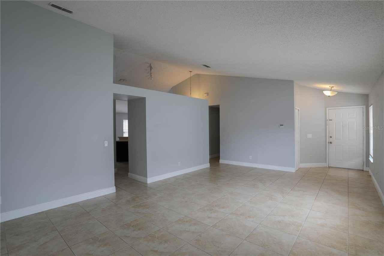 647 Falling Oak Cv - Photo 6 of 25