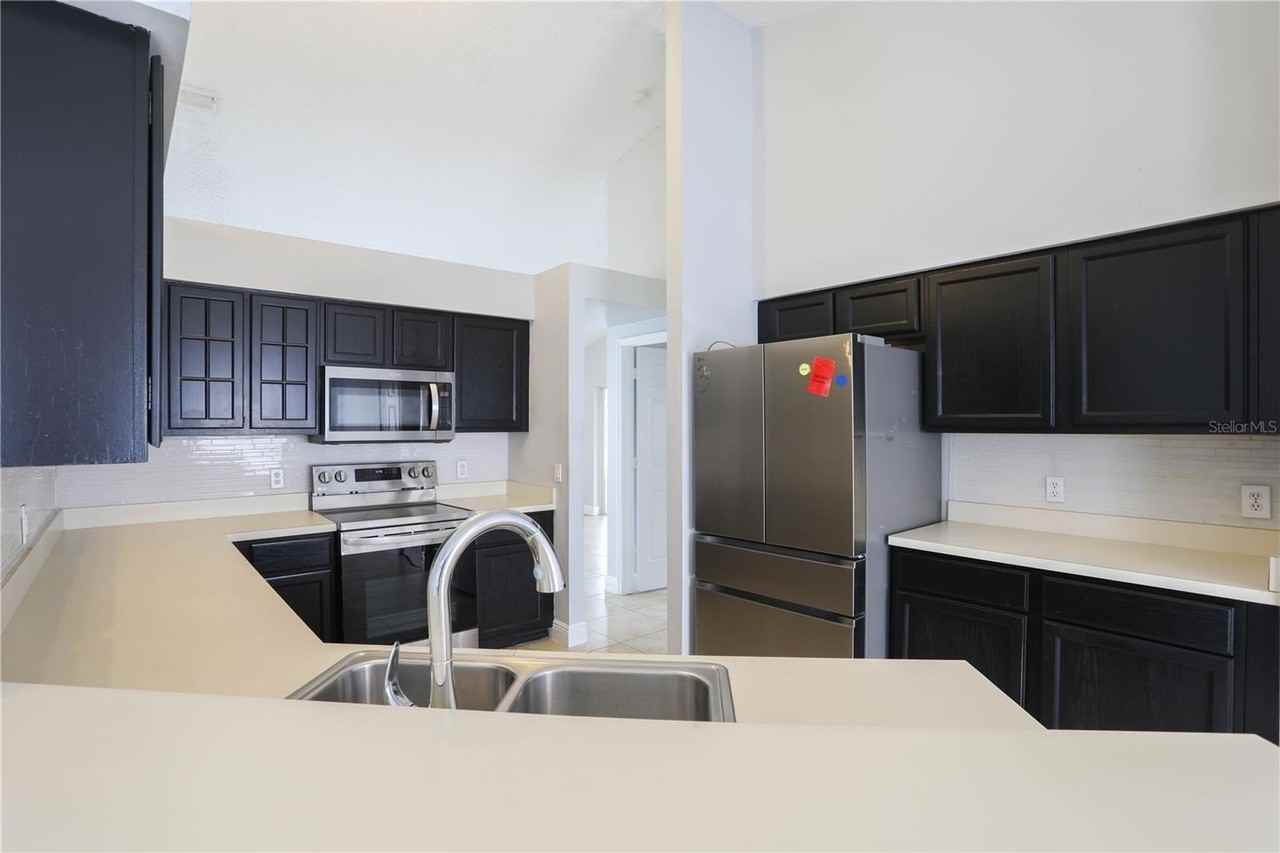 647 Falling Oak Cv - Photo 7 of 25