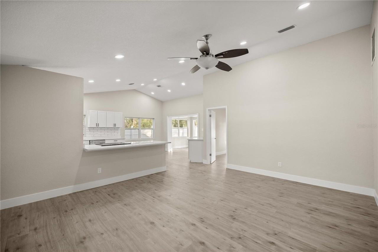 63 Teak Run - Photo 4 of 23