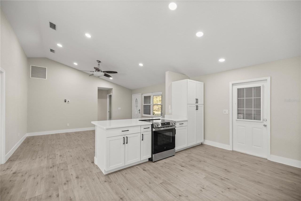 63 Teak Run - Photo 7 of 23