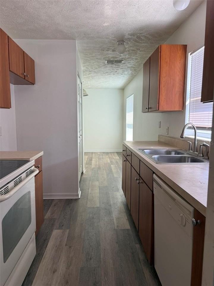 5332 Nw 8th Pl - Photo 3 of 10