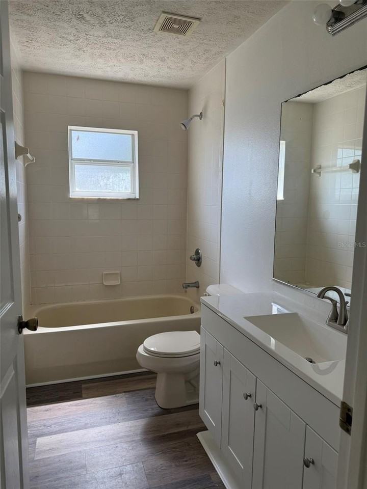 5332 Nw 8th Pl - Photo 6 of 10