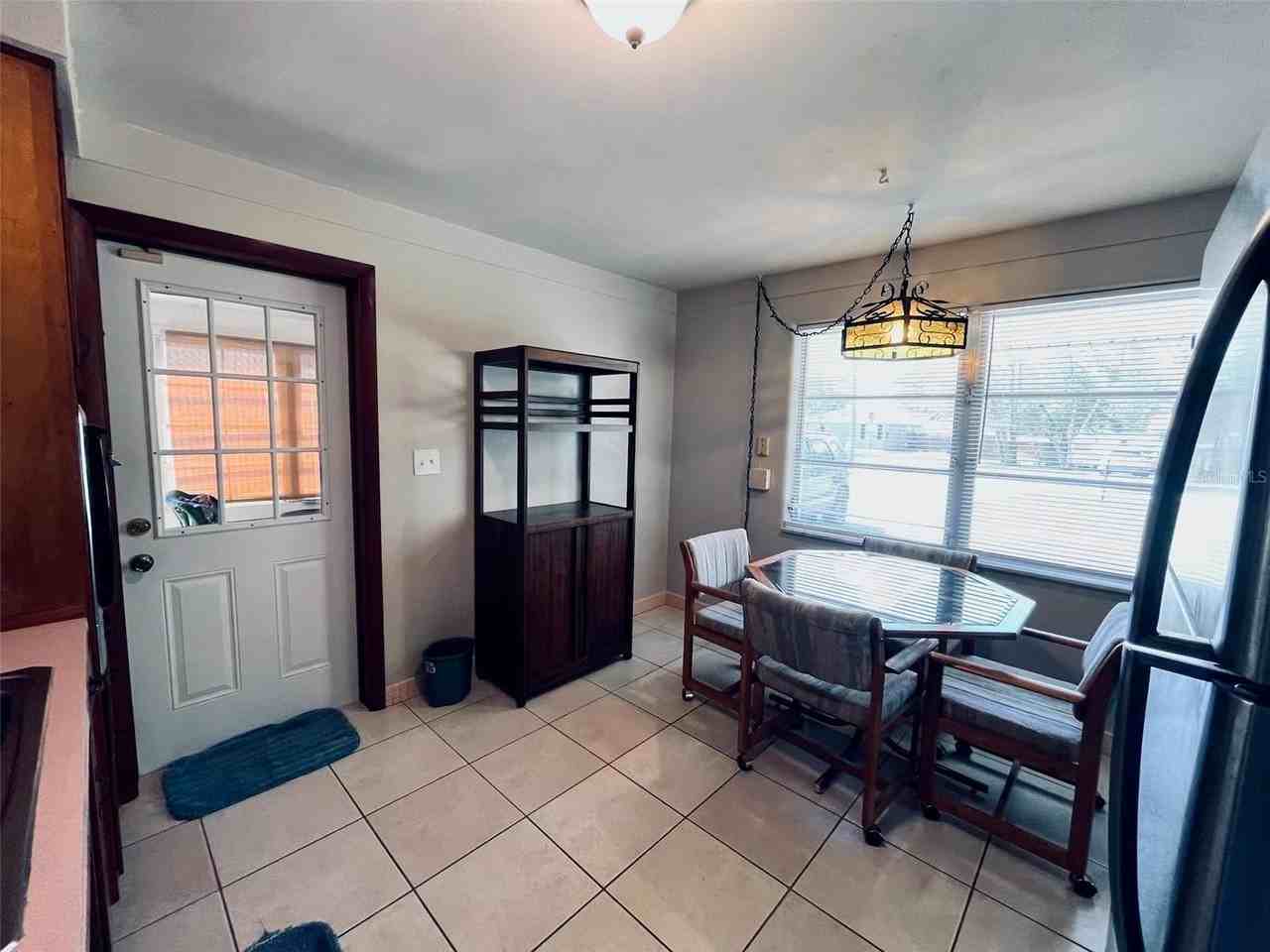 5854 9th St - Photo 6 of 50