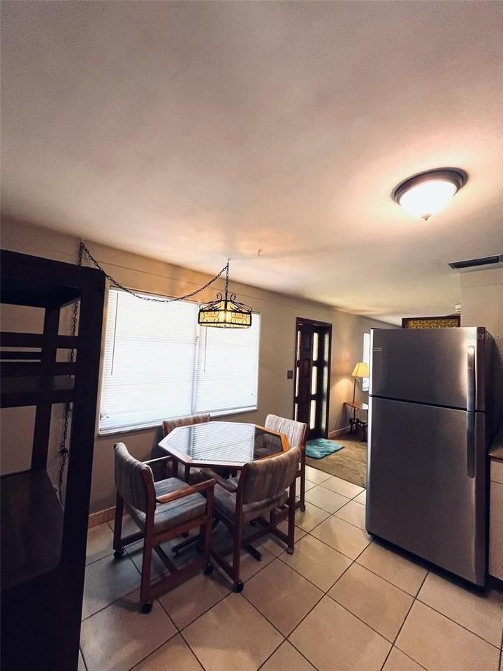 5854 9th St - Photo 7 of 50