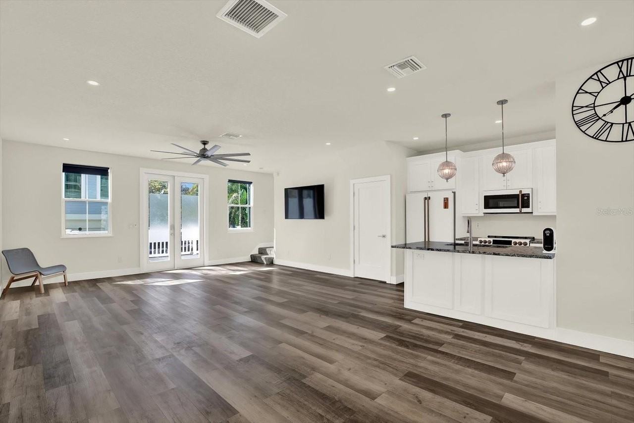 1299 5th St S - Photo 6 of 32