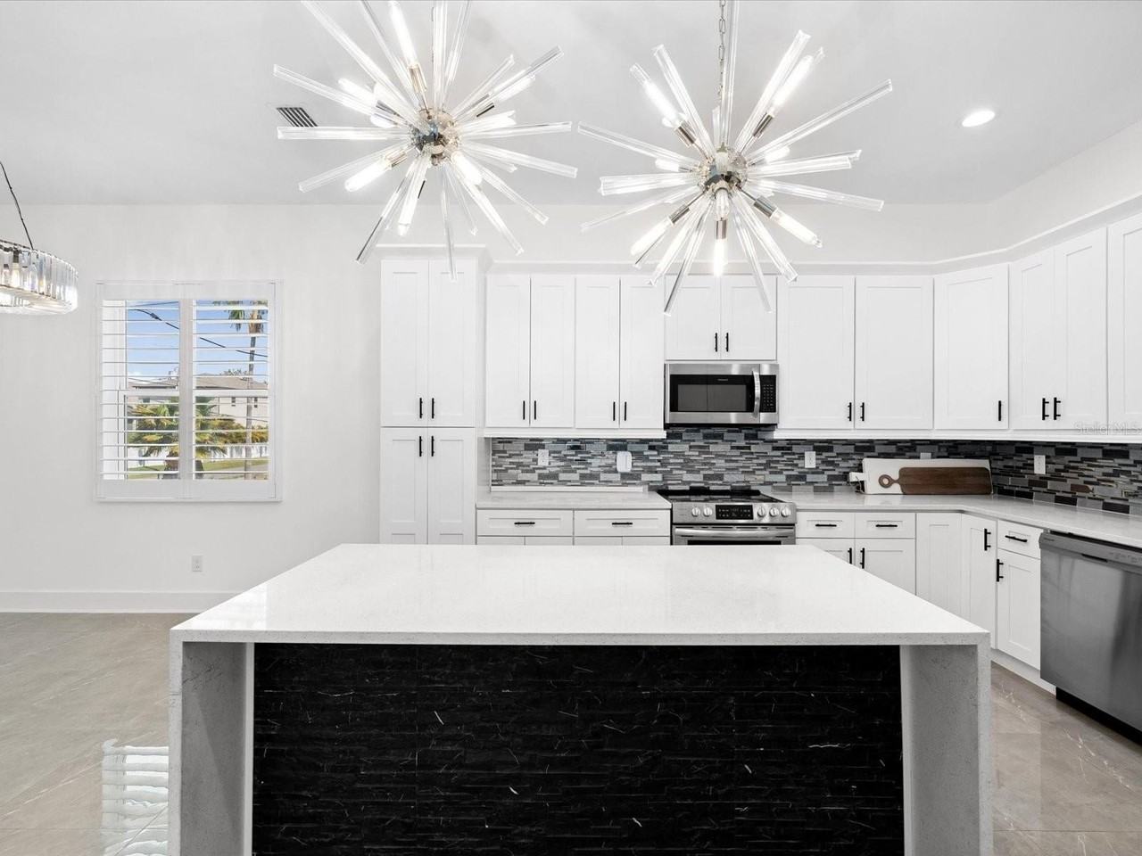 5002 W Idaho St - Photo 4 of 50