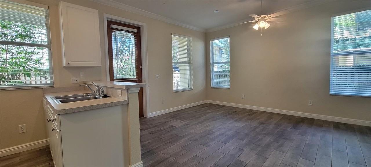 1112 Islamorada Ln - Photo 5 of 16