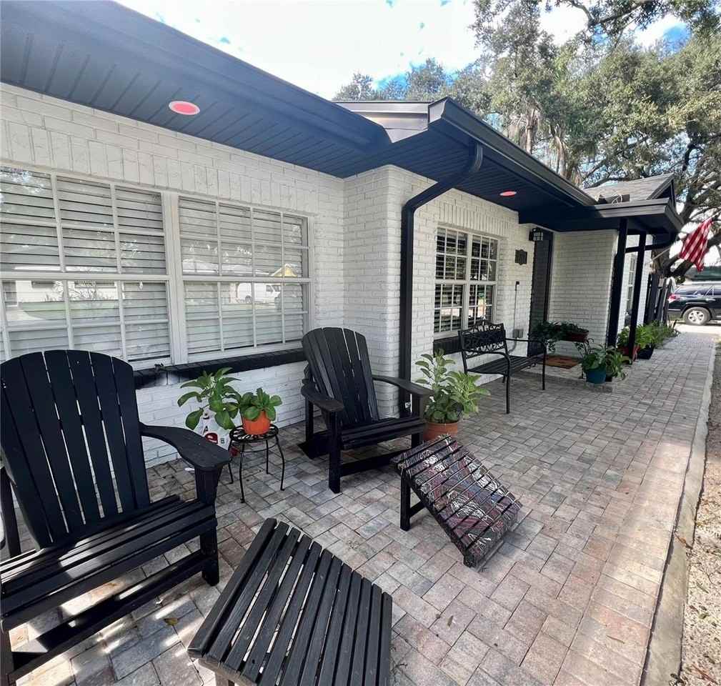 4702 N Willis St - Photo 2 of 29