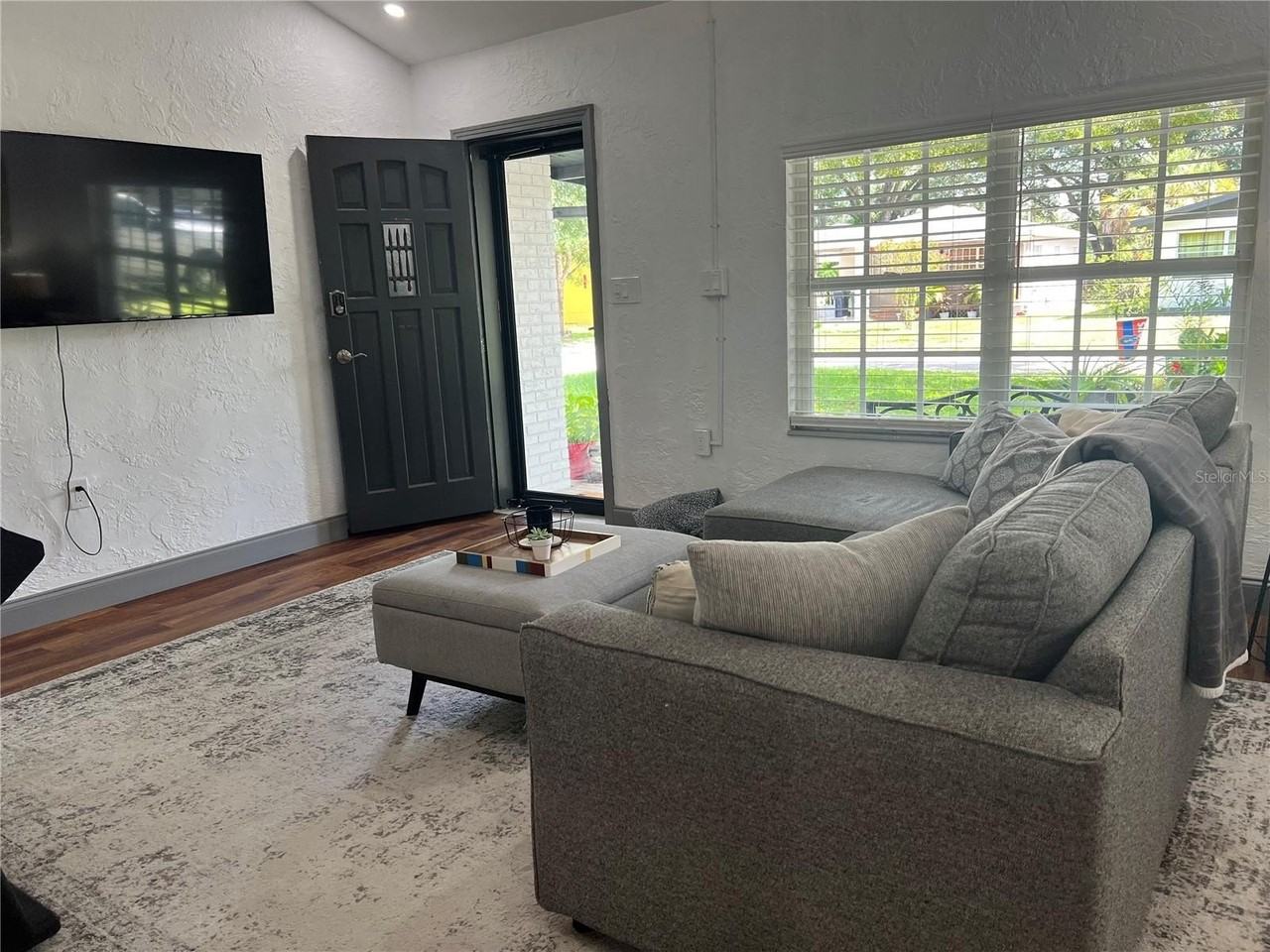 4702 N Willis St - Photo 7 of 29