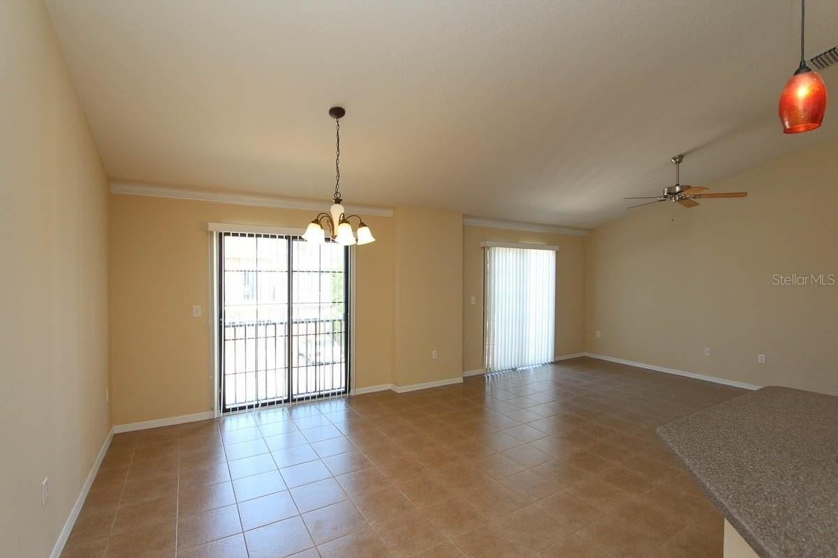 16433 Kingletridge Ave - Photo 4 of 25