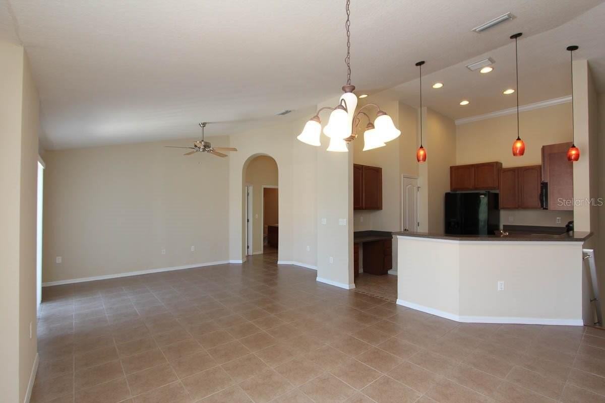 16433 Kingletridge Ave - Photo 5 of 25