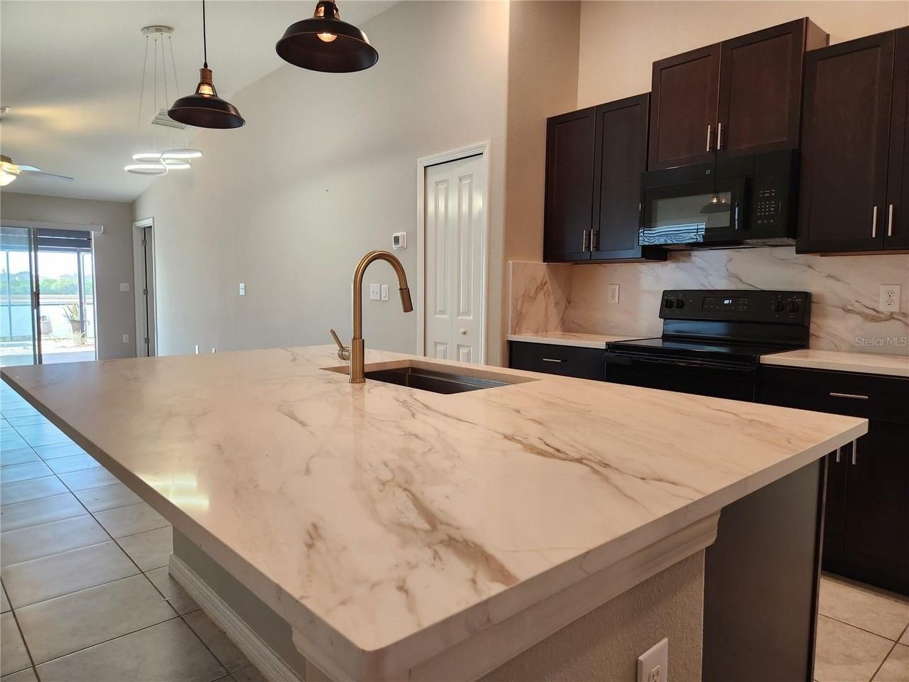 872 Olive Conch St - Photo 3 of 20