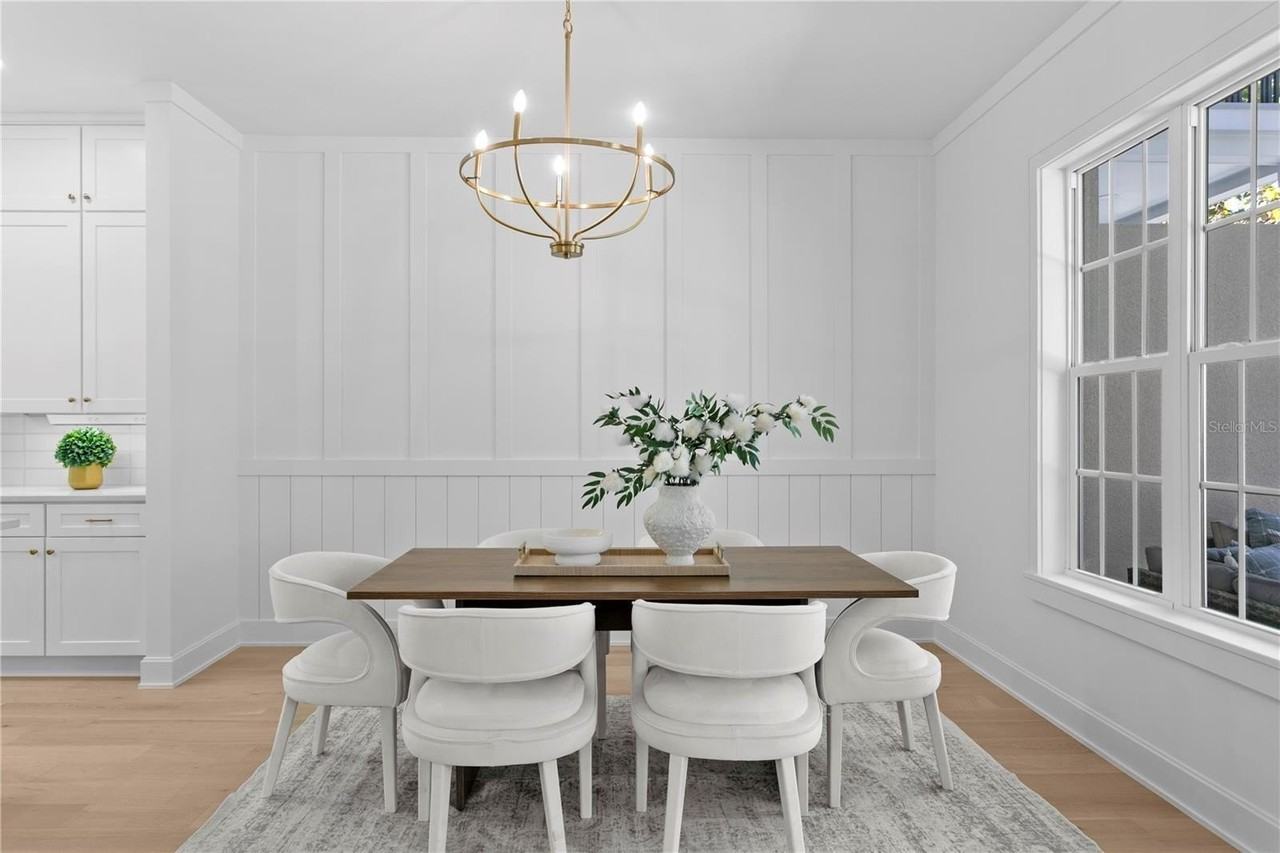 440 Gilman Pl N - Photo 7 of 38