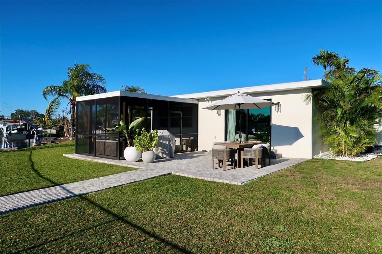 9484 Treasure Ln Ne - Photo 2 of 31