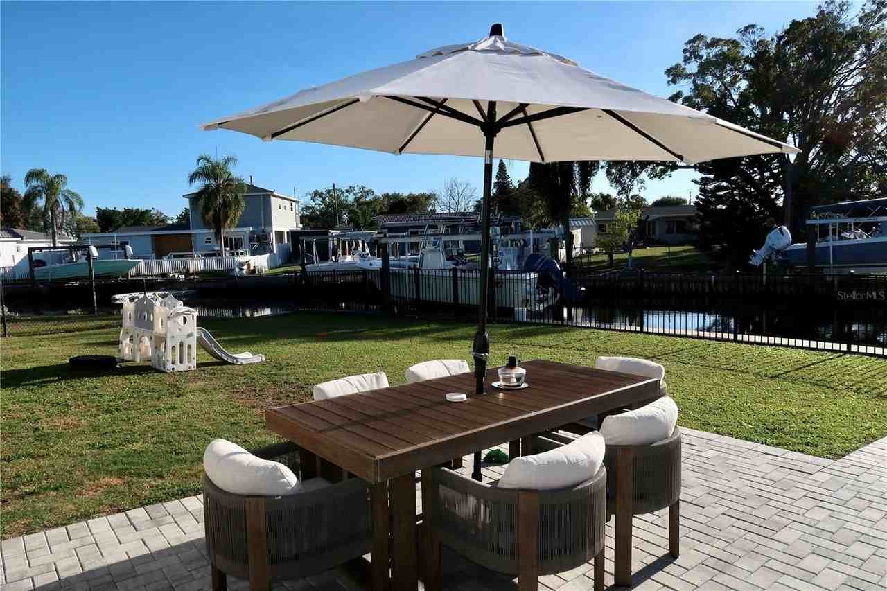 9484 Treasure Ln Ne - Photo 3 of 31