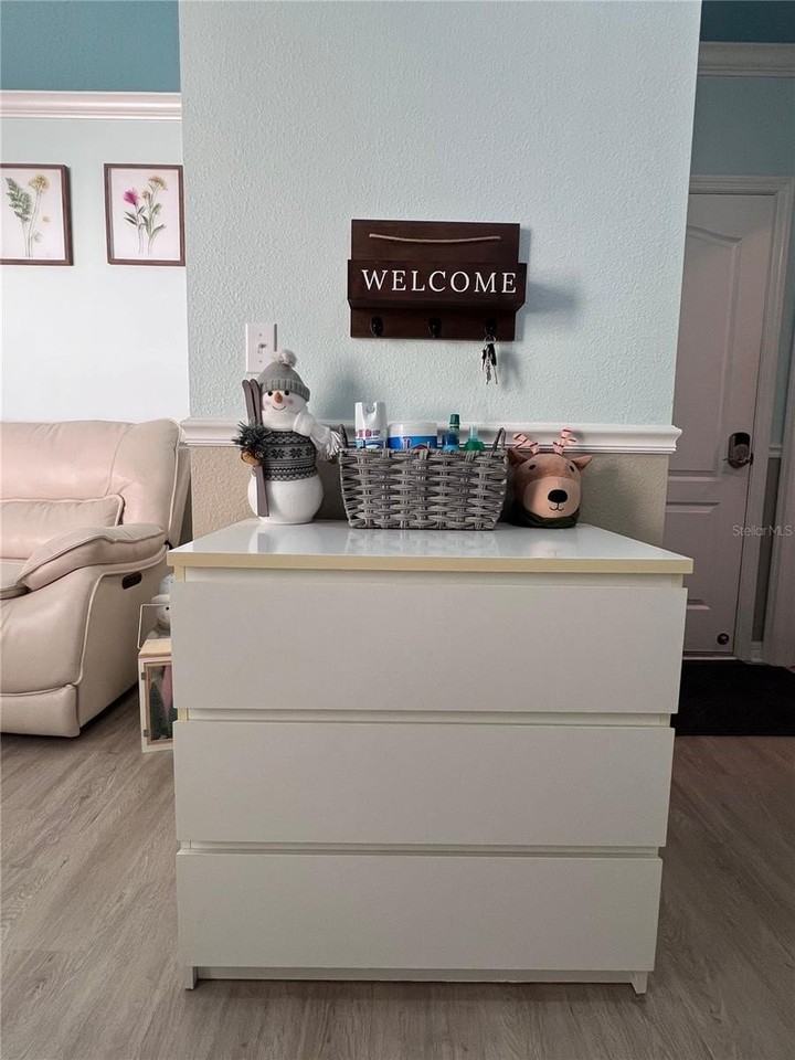 10120 Hawk Storm Ave - Photo 4 of 36