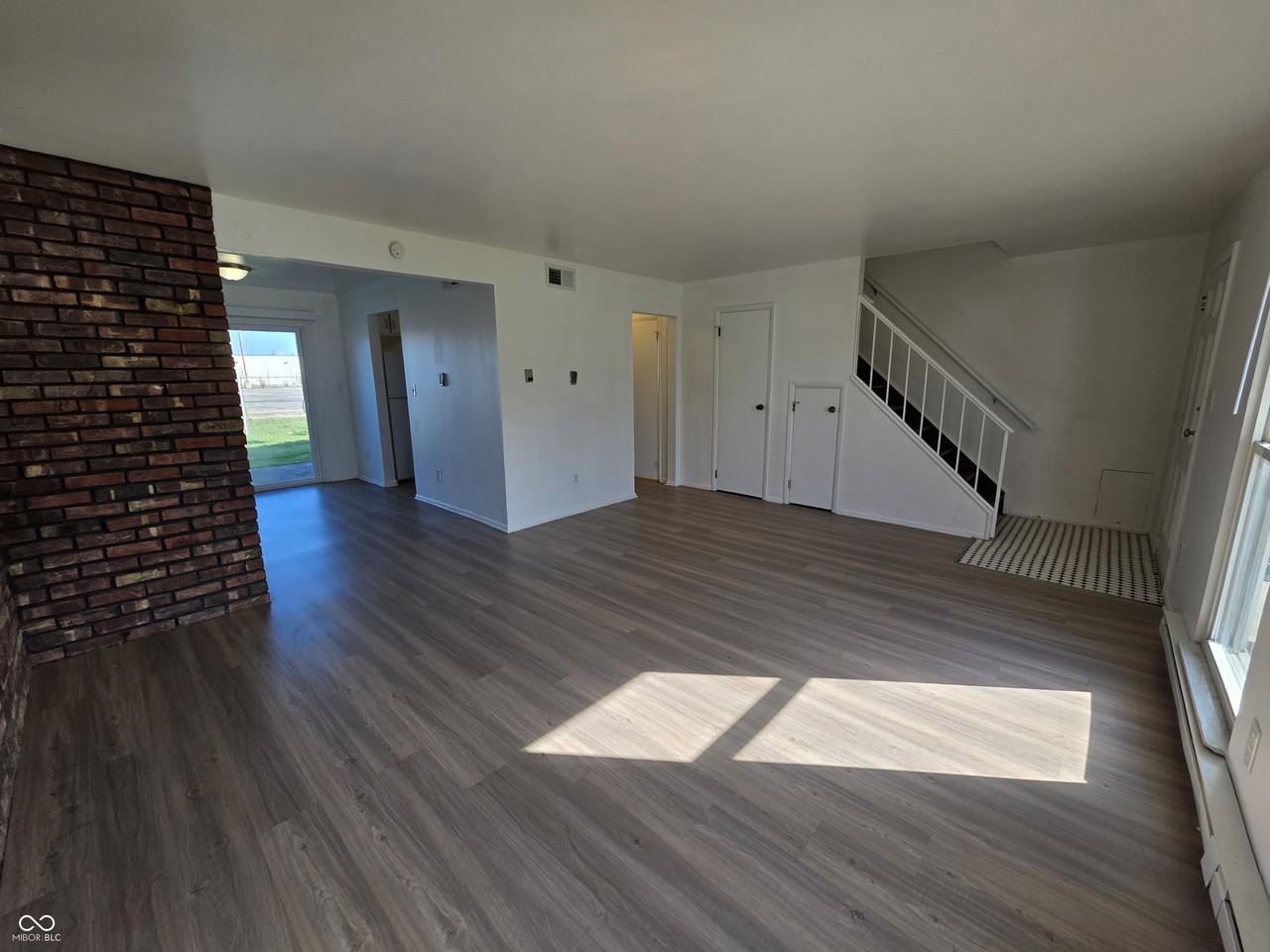 3815 Biscayne Rd - Photo 3 of 16