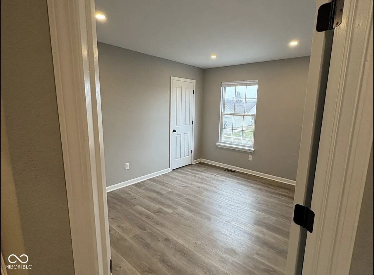 6521 Rushing Riv - Photo 6 of 10