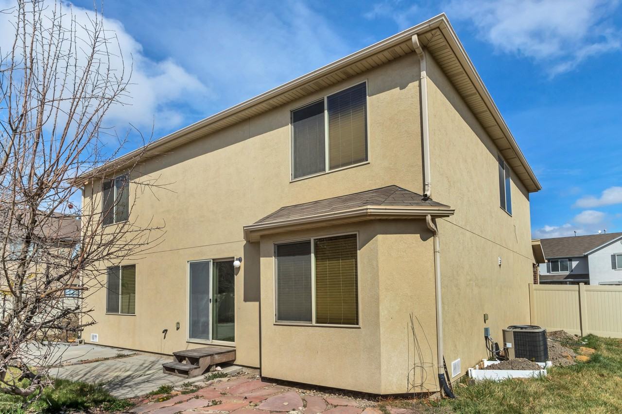 2867 W 400 S #1 - Photo 5 of 34