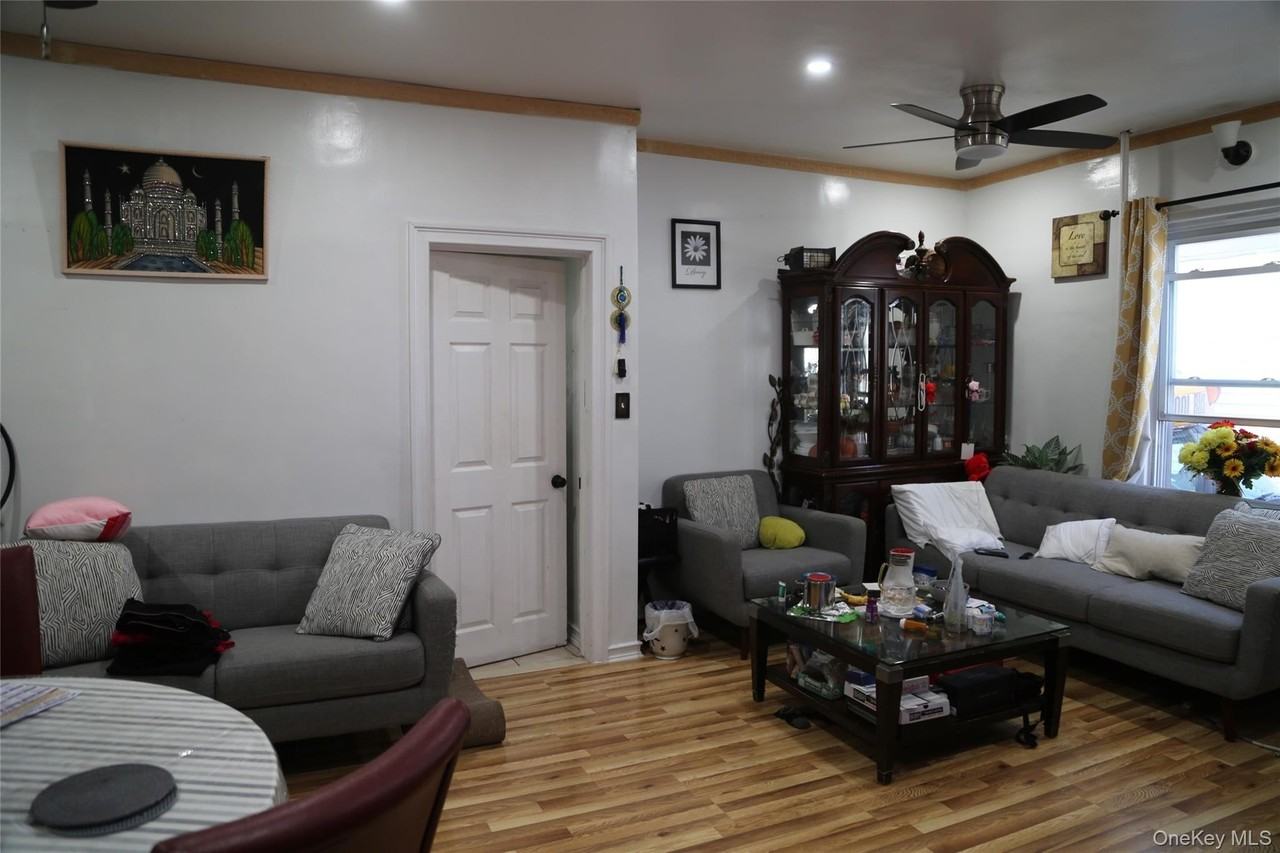 9307 123rd St - Photo 2 of 5