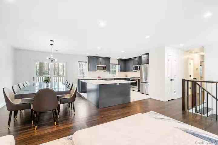 9 E Stemmer Ln - Photo 3 of 37