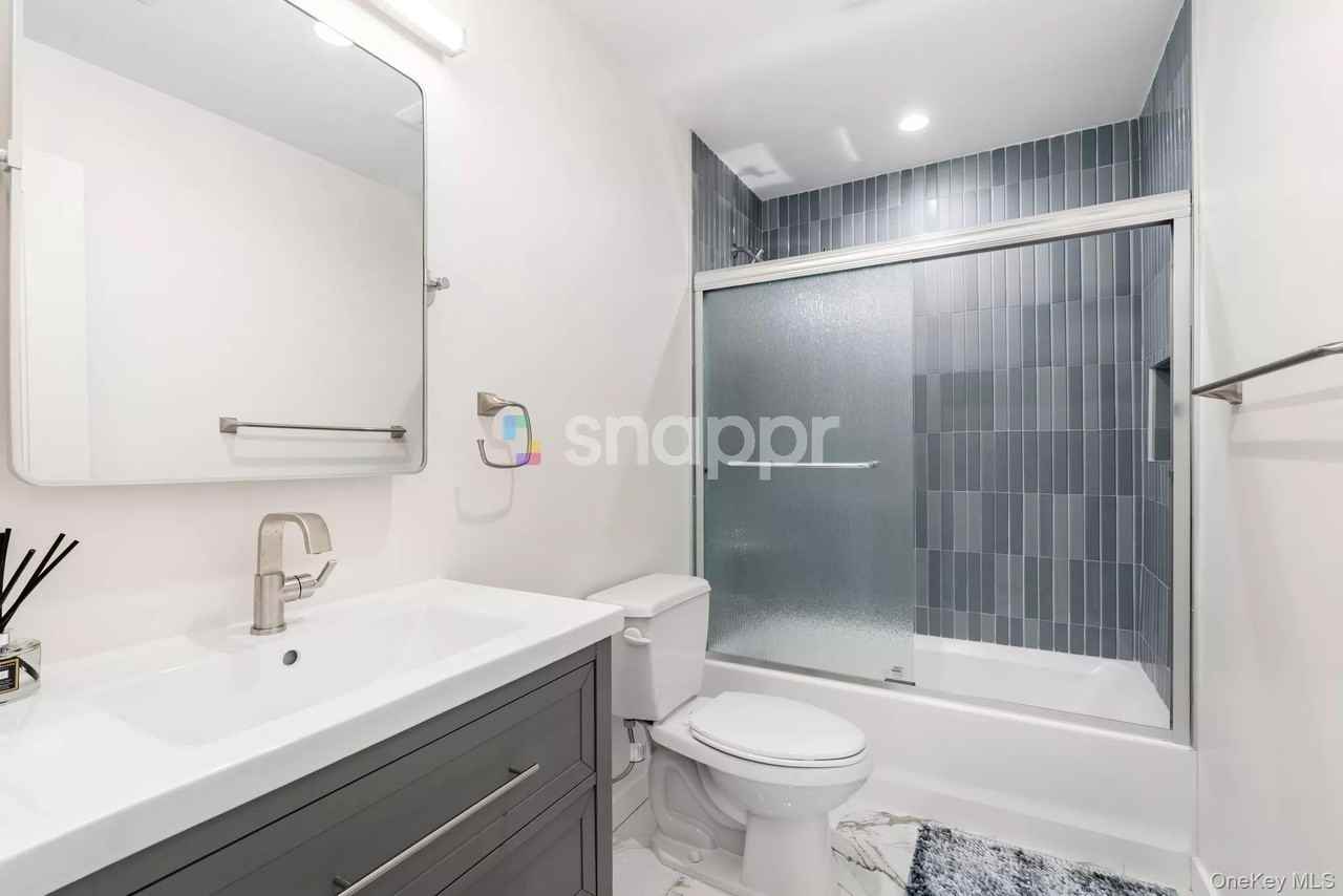 9 E Stemmer Ln - Photo 6 of 37