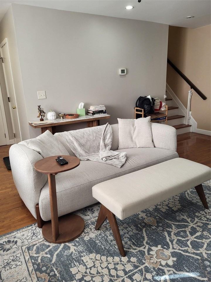 79 Winchester Ave - Photo 3 of 21