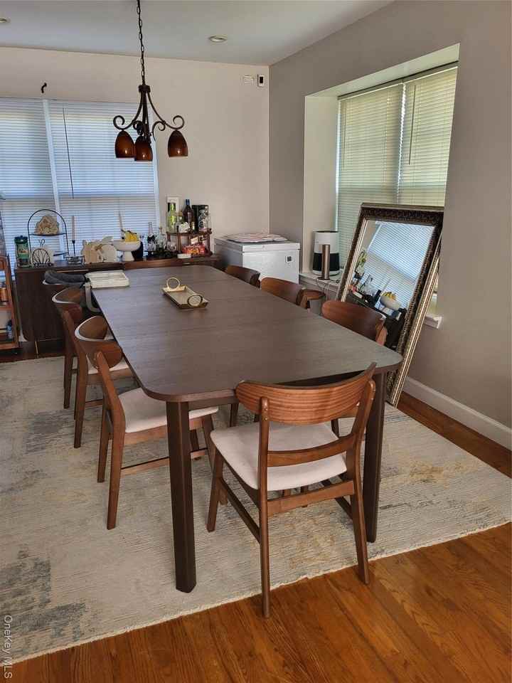 79 Winchester Ave - Photo 5 of 21