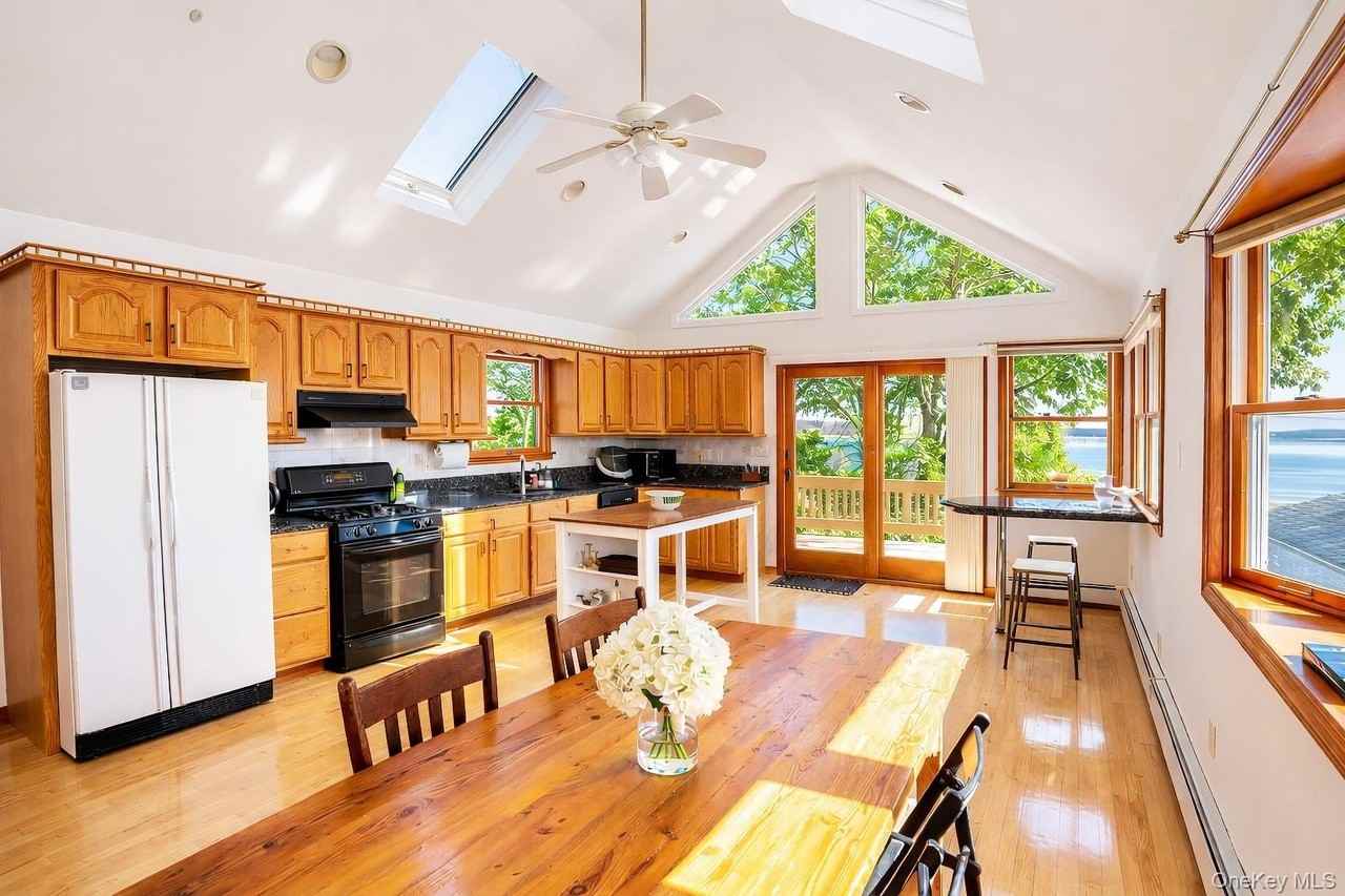 1250 2nd St - Photo 5 of 19