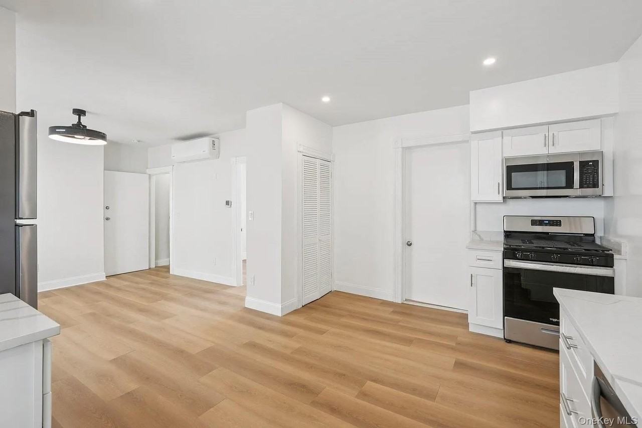 332 Locust Ave Unit 1 - Photo 3 of 14