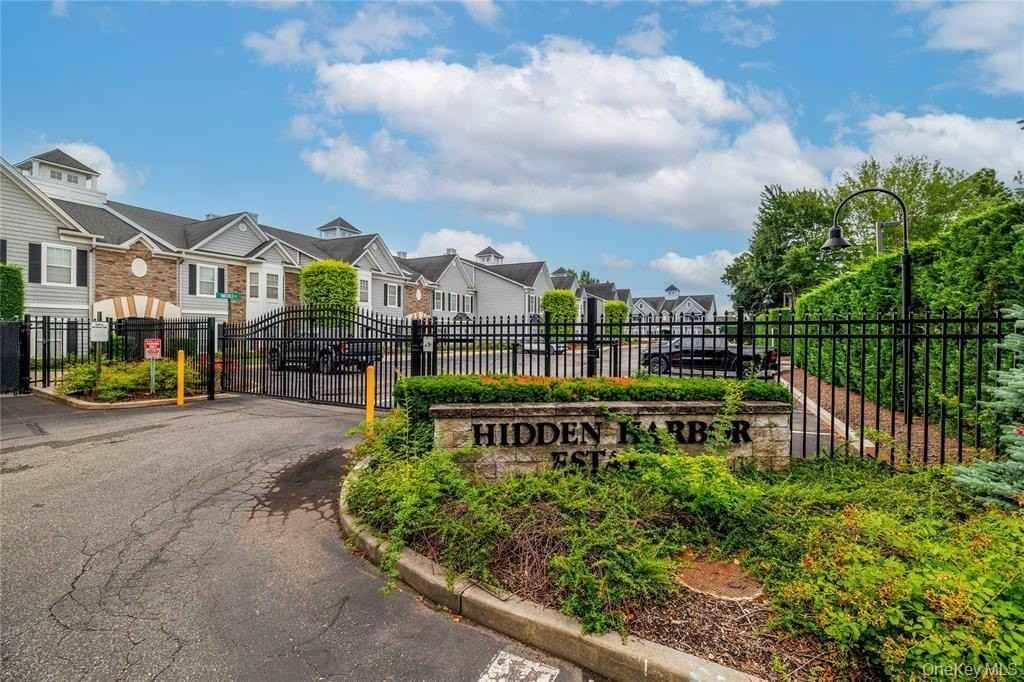 36 Nicole Ct Unit 36 - Photo 3 of 16