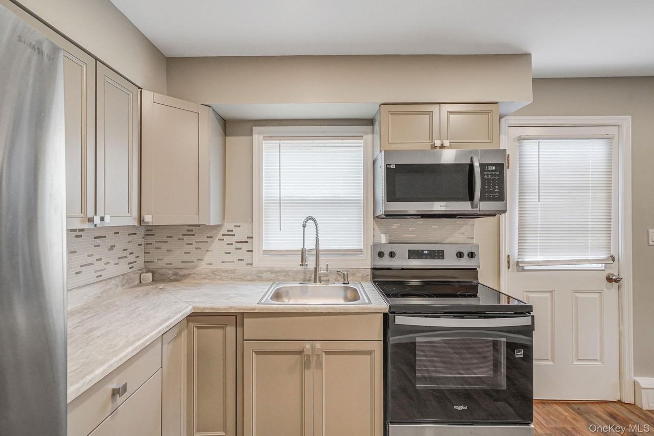 130 5th Ave - Photo 4 of 10