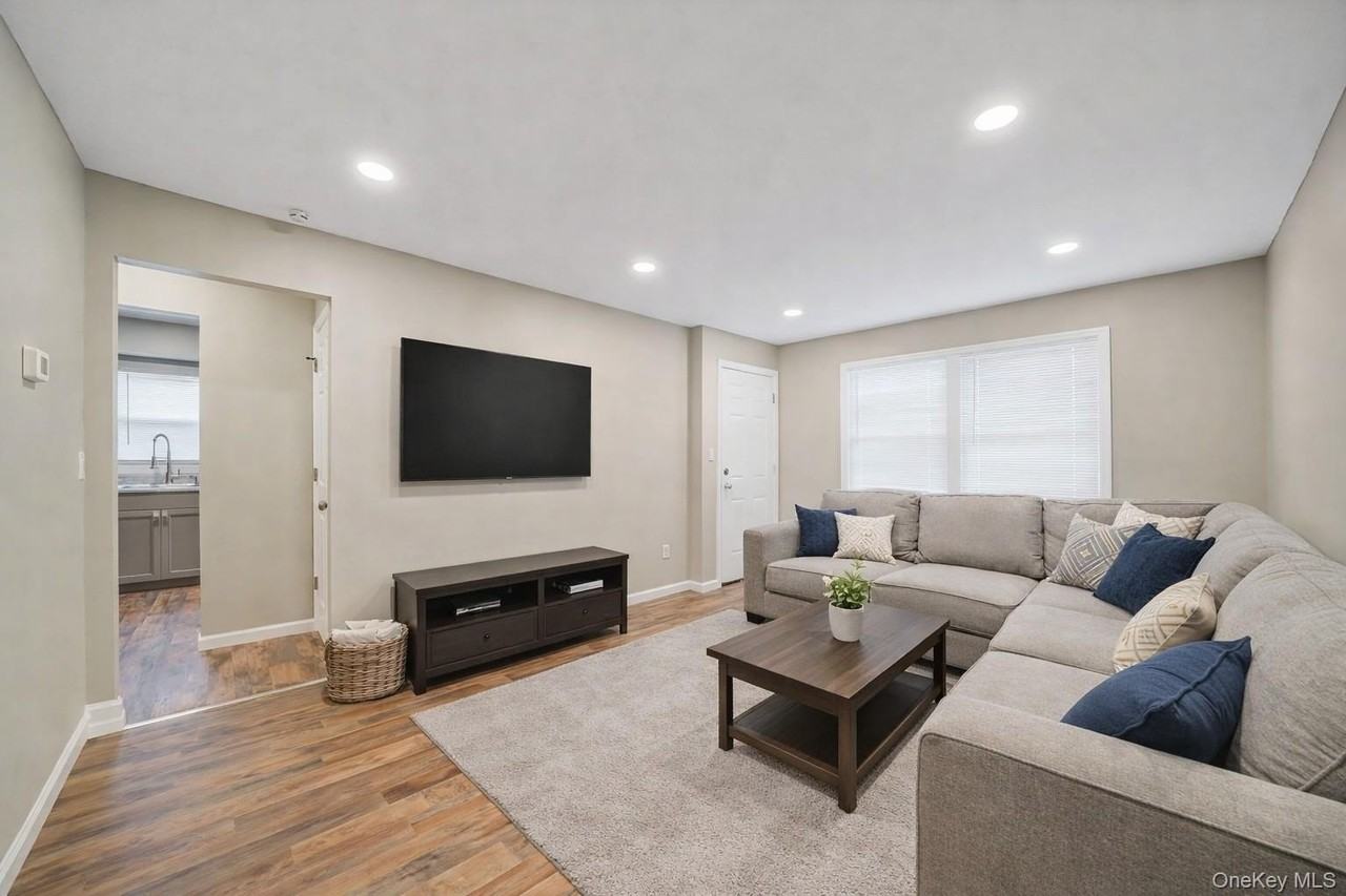 130 5th Ave - Photo 5 of 10