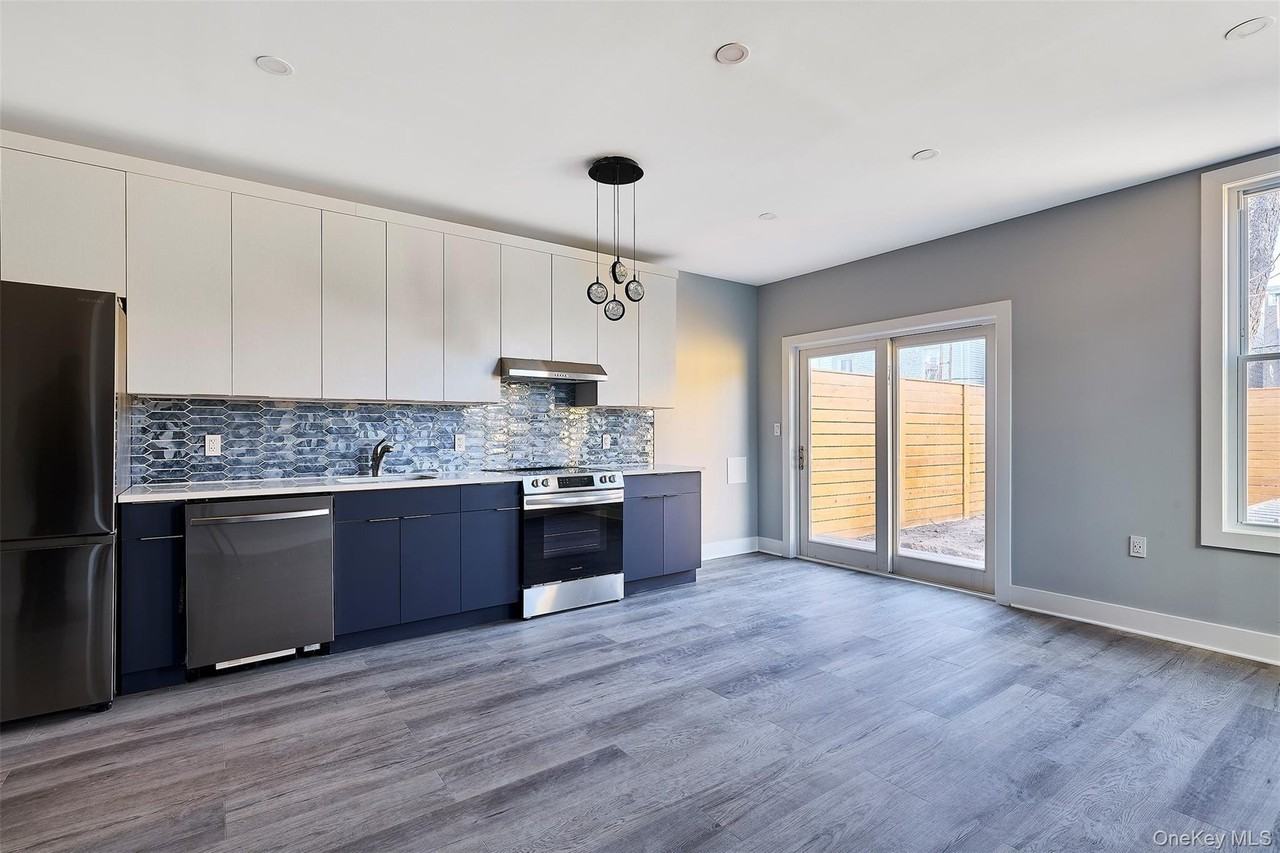 3088 42nd St - Photo 2 of 16