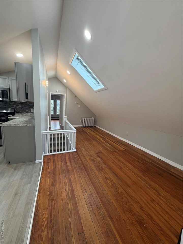 7 S Atlantic St - Photo 4 of 12