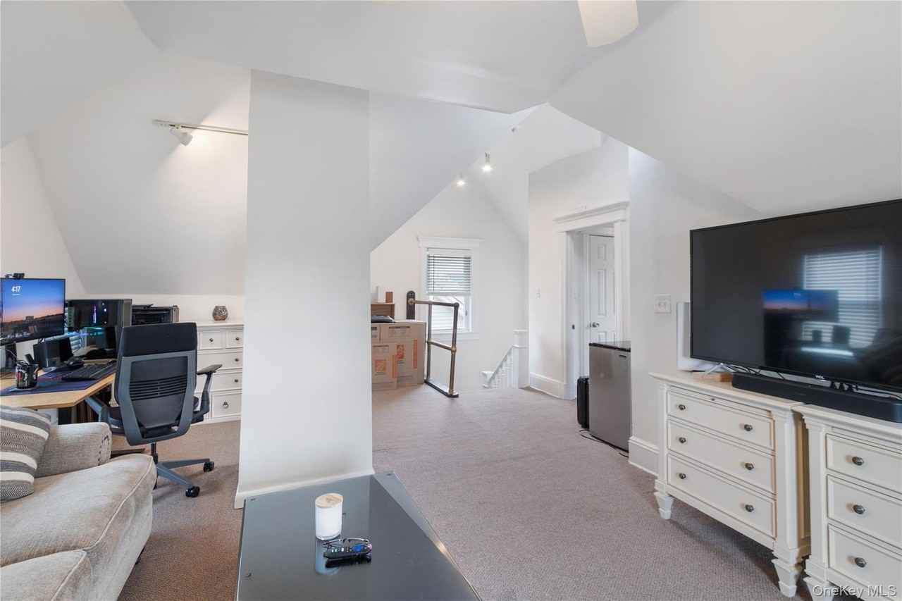 172 Harrison Ave - Photo 4 of 10