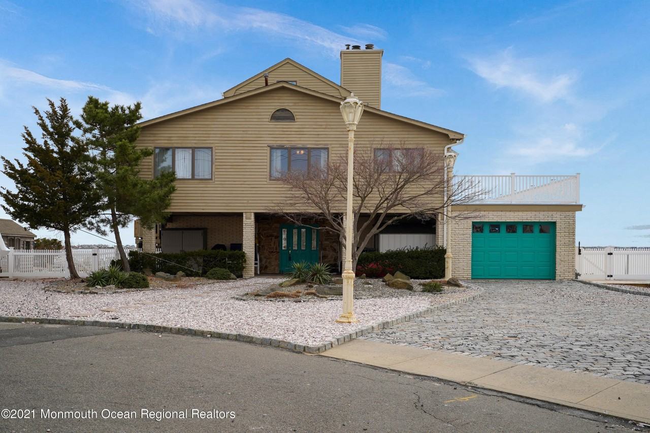 218 Cartagena Dr - Photo 5 of 50