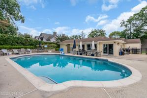 featured image of 455 W Lincoln Ave