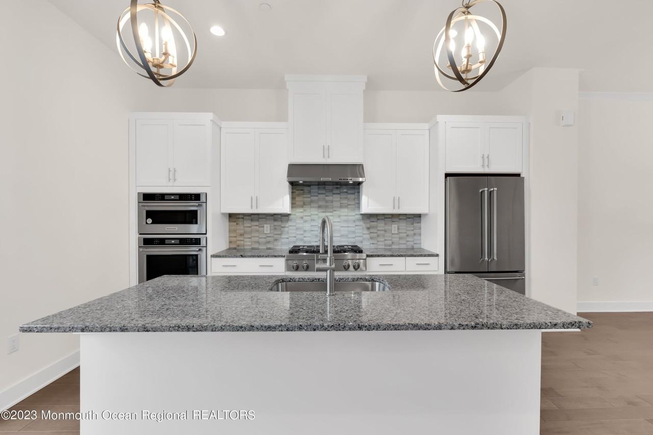 5 Blaisdell Ct Unit 9 - Photo 4 of 33