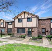 featured image of 18W269 Kirkland Ln