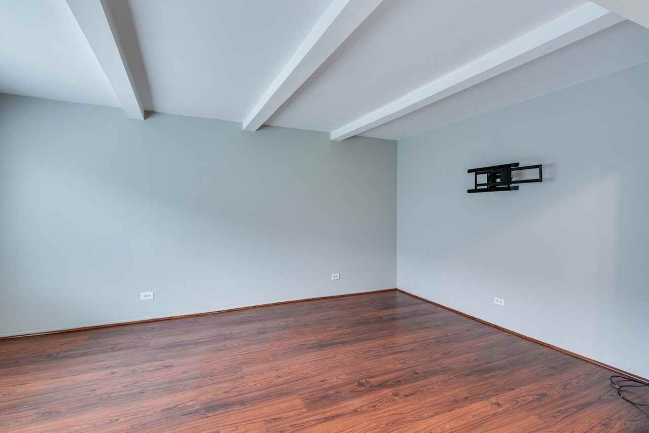 18W269 Kirkland Ln - Photo 2 of 22