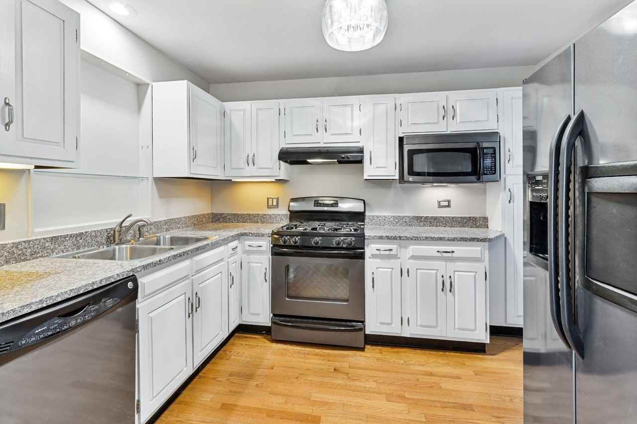 3423 N Springfield Ave - Photo 6 of 28