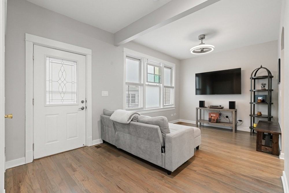 4242 N Kimball Avenue unit: Coach - Photo 3 of 15