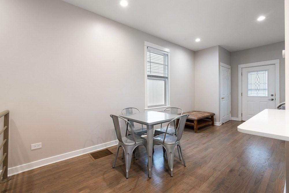 4242 N Kimball Avenue unit: Coach - Photo 5 of 15