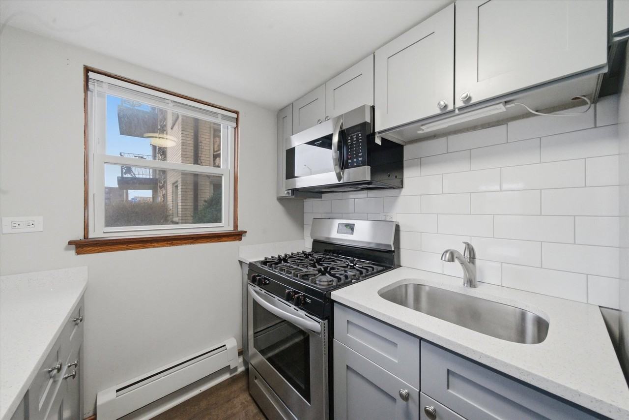 7709 W Marwood Ave Apt 1n - Photo 5 of 13